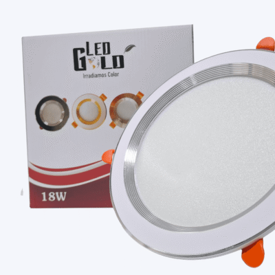 Transforma cualquier espacio en un ambiente moderno y acogedor con su luz blanca que aporta claridad y elegancia. Con 18W de potencia LED, ofrece una iluminación intensa pero suave, perfecta para cocinas, oficinas, locales comerciales y espacios amplios. Su acabado blanco satinado brinda un efecto difuso y premium, evitando deslumbramientos mientras realza detalles decorativos en techos o nichos. Fabricada con tecnología LED de alta calidad, garantiza bajo consumo energético, larga duración y fácil instalación en falsos techos. Ideal para diseños contemporáneos que priorizan estilo y funcionalidad.