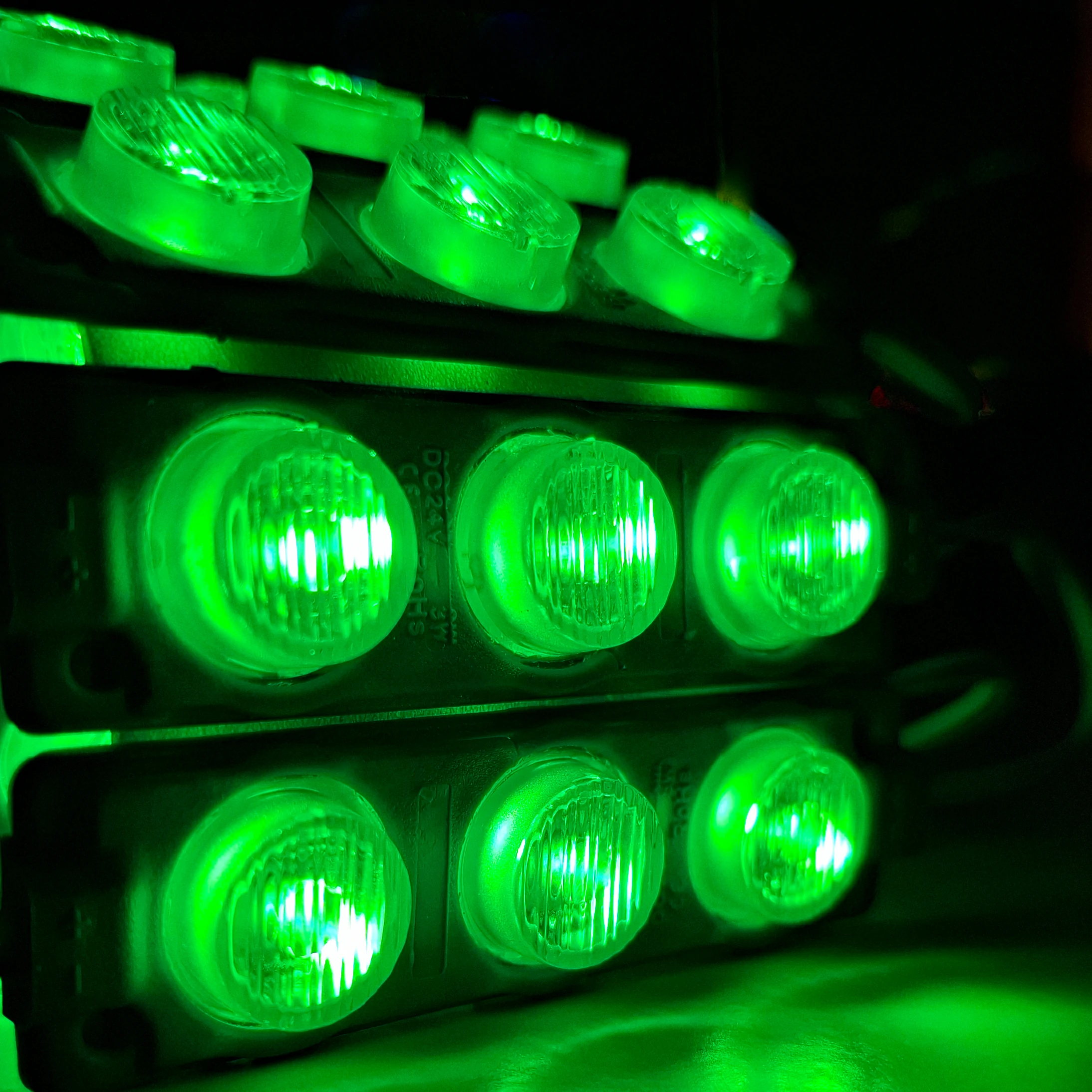 MODULO LUPA RELIEVE 24V 3030 REF 7313 3W LUZ VERDE - Imagen 3