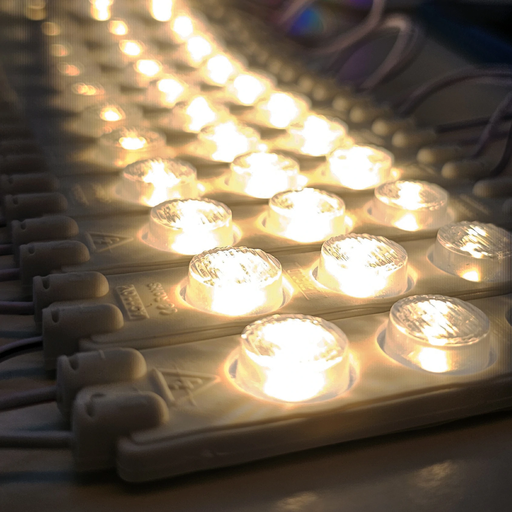 MODULO LUPA RELIEVE 110V 2835 REF 9620 3W LUZ CALIDA - Imagen 3