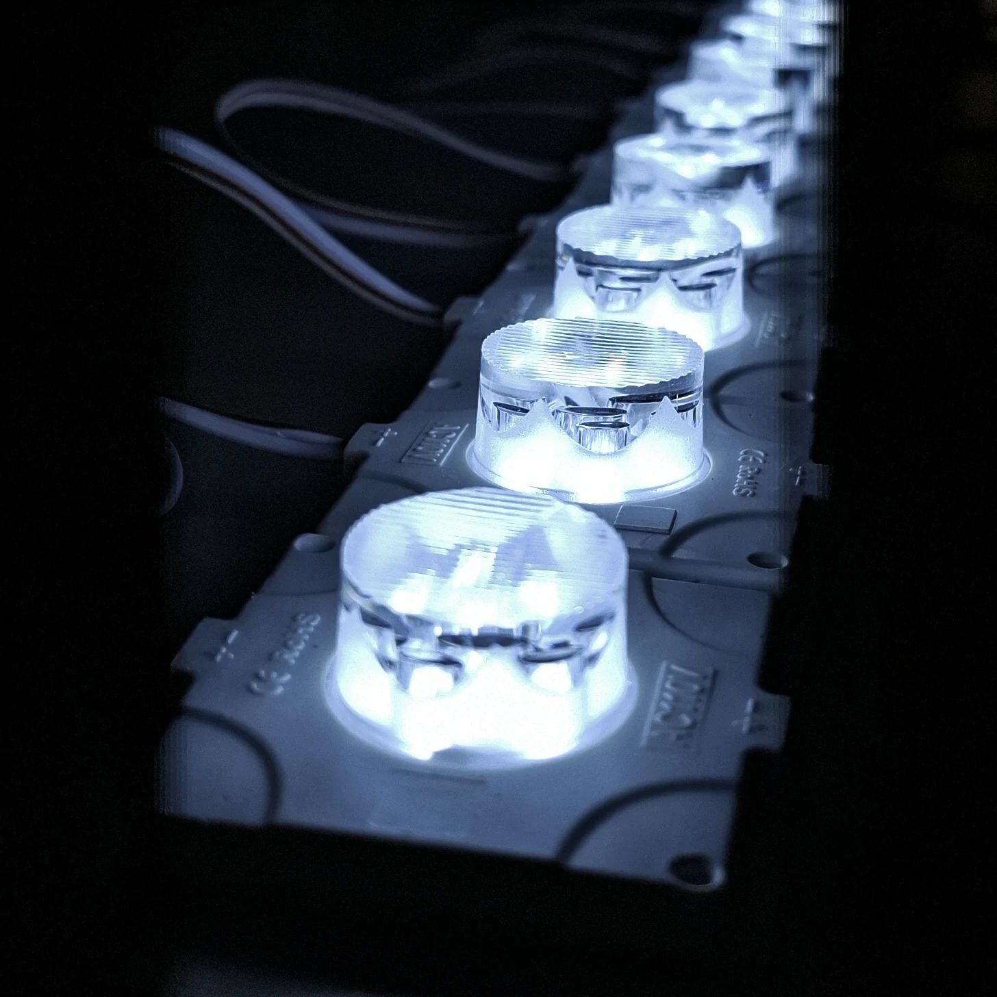 MODULO CUADRADO LUPA GRANDE 110V 2835 REF 4542 2W LUZ BLANCA - Imagen 4
