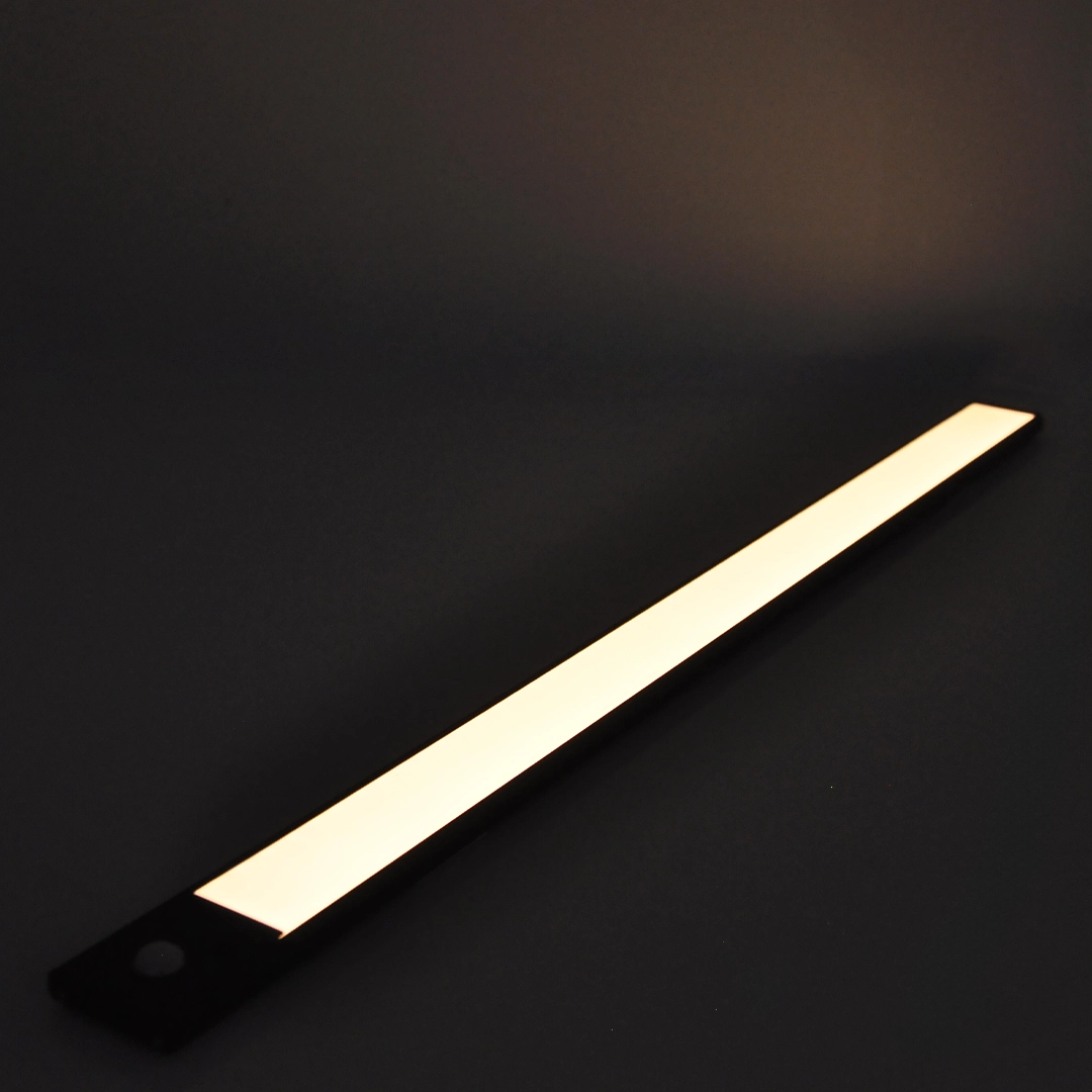 LÁMPARA ULTRA SLIM RECARGABLE CON SENSOR