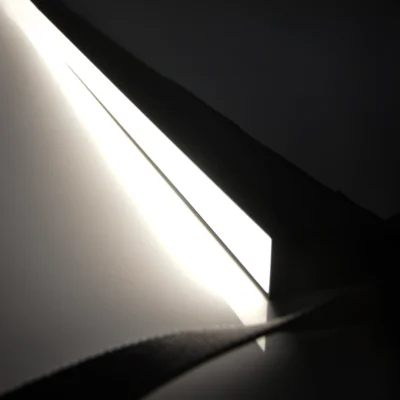 LUZ LINEAL BANDA ELECTRICA 48W NEGRA TRICOLOR